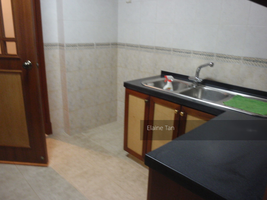 High Oak Condominium (D21), Condominium #131125832